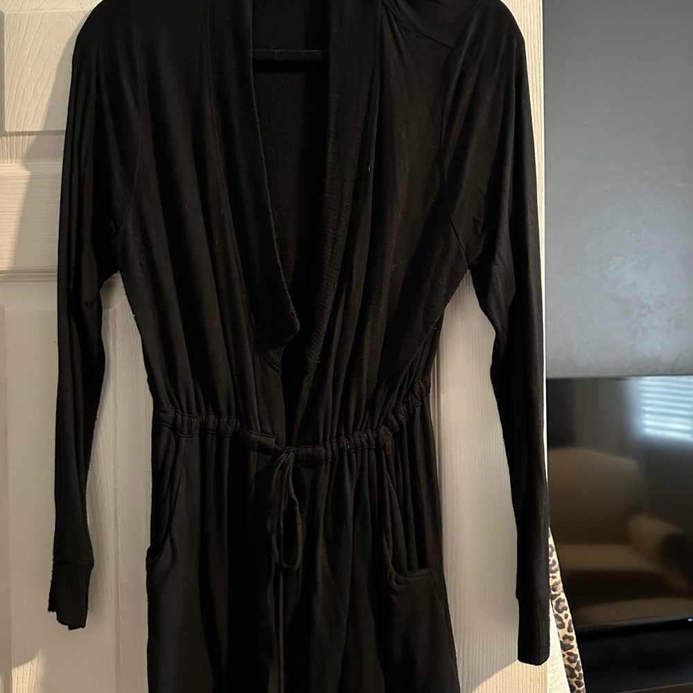 Peyton Primrose collection Black Long Sleeve Drawstring sweater, size large